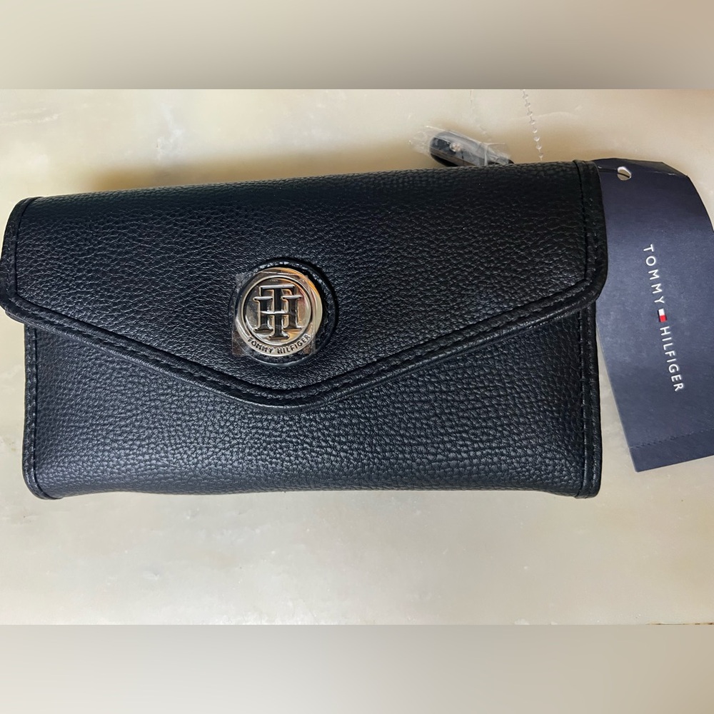 Tommy Hilfiger Black Leather Wallet new!